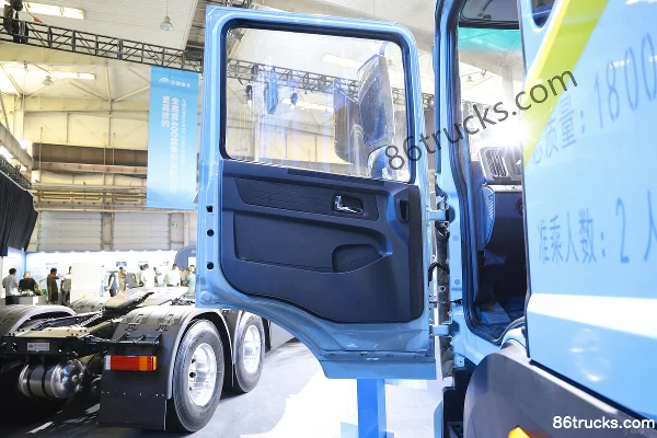 Yutong C331 4X2(6 wheels) 9.8m Pure Electric Cargo Van Shenlan 331kWh Cab (1) | 86Trucks