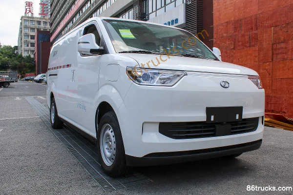 Ruichi RuichiEC75 Refrigerated Van