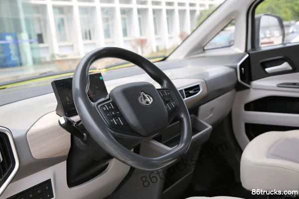 Changan Kuayue Starlight 2025 Model Comfort Fast Charge Edition 7-Seat Electric Light Bus Yiwei 41.86kWh Cab (1) | 86Trucks