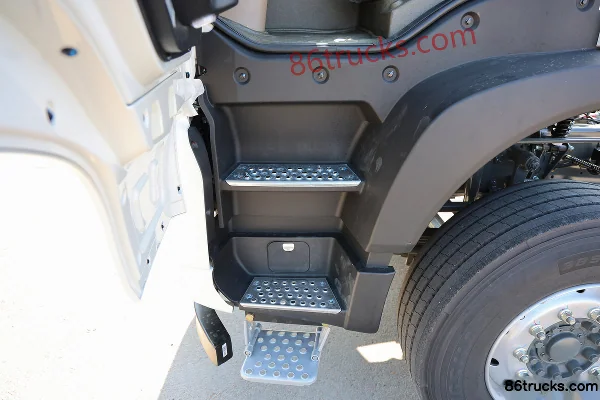 Sinotruk HOWO TX 400 ch 8X4(12 roues) dépanneuse (marque XCMG) Cabine (3) | 86Trucks
