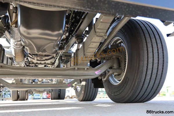Sinotruk HOWO TX 400 ch 8X4(12 roues) dépanneuse (marque XCMG) Châssis (3) | 86Trucks
