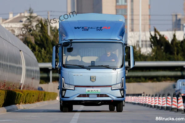 Blue Engine Yue X7 Wide Body Air Brake 4.18m Single Row Pure Electric Stake Light Truck FinDreams 140.54kWh 4X2(6 wheels