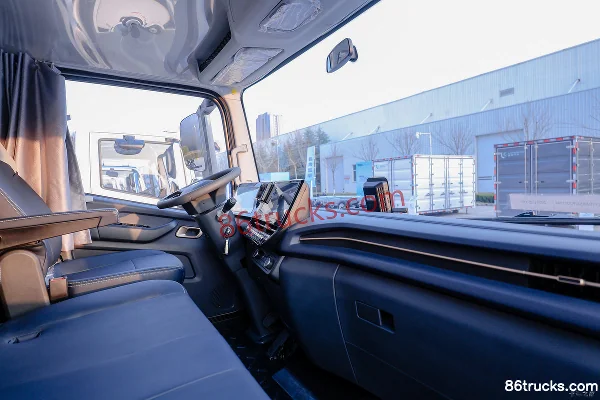 Blue Engine Yue X7 Wide Body Air Brake 4.18m Single Row Pure Electric Stake Light Truck FinDreams 140.54kWh 4X2(6 wheels) Cab (2) | 86Trucks