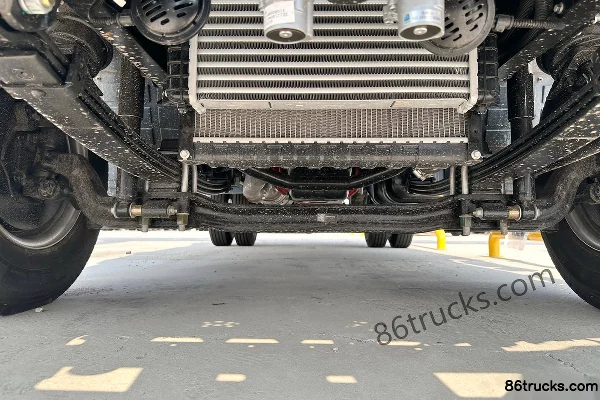 Foton 5 2.5L Diesel 150hp 4X2(6 wheels) WLY 5-Speed 4.18m Single-Row Stake Truck Chassis (1) | 86Trucks