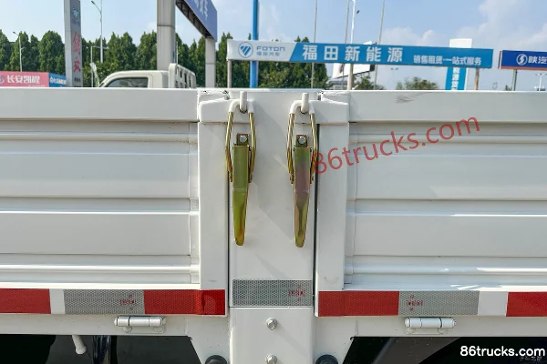 Foton 5 2.5L Diesel 150hp 4X2(6 wheels) WLY 5-Speed 4.18m Single-Row Stake Truck Body (2) | 86Trucks