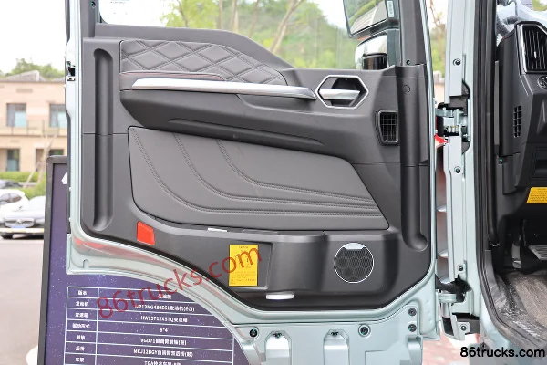 Sitrak SITRAK G7M 14.6L LNG 480hp 6X4(10 wheels) Tractor Truck Cab (2) | 86Trucks