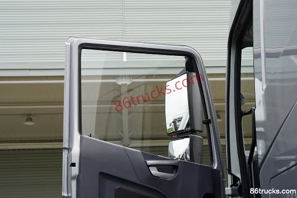 DeepWay Xingtu version standard 6X4(10 roues) tracteur routier 100% électrique EVE 404 kWh Cabine (3) | 86Trucks