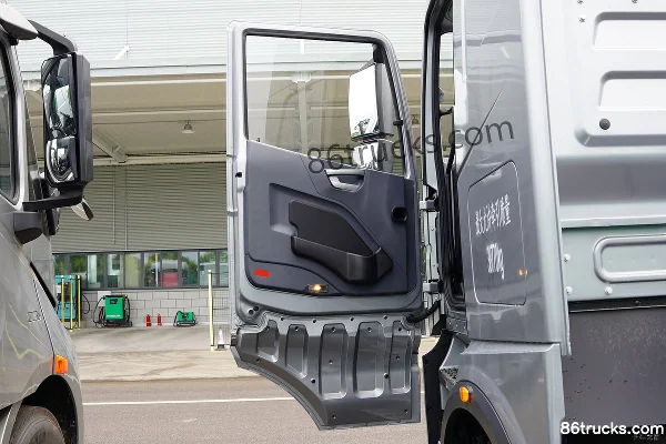 DeepWay Xingtu version standard 6X4(10 roues) tracteur routier 100% électrique EVE 404 kWh Cabine (2) | 86Trucks