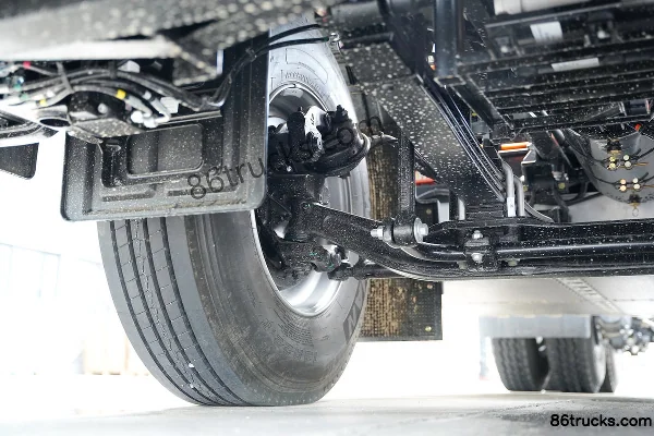 DeepWay Xingtu version standard 6X4(10 roues) tracteur routier 100% électrique EVE 404 kWh Châssis (2) | 86Trucks