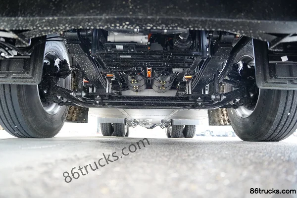 DeepWay Xingtu version standard 6X4(10 roues) tracteur routier 100% électrique EVE 404 kWh Châssis (1) | 86Trucks