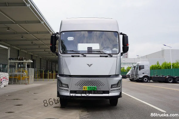DeepWay Xingtu Standard Load Version 6X4(10 wheels) Electric Tractor Truck EVE 505kWh Exterior (2) | 86Trucks