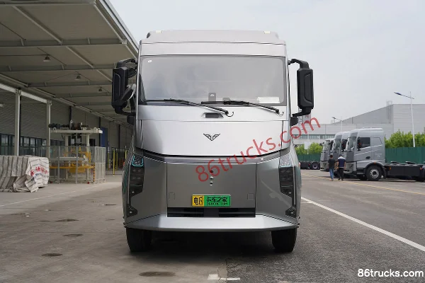 DeepWay Deepway Star 6X4(10 wheels) Electric Tractor Truck CATL 513kWh Exterior (2) | 86Trucks