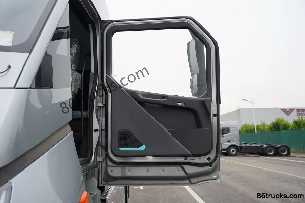 DeepWay Deepway Star 6X4(10 wheels) Electric Tractor Truck CATL 513kWh Cab (2) | 86Trucks