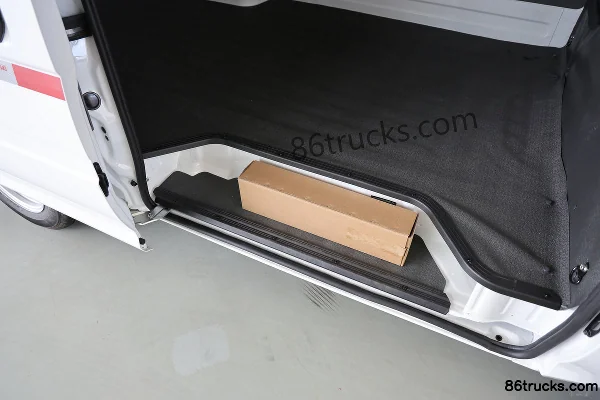 Shenyang Jinbei Hiace 2025 Model Express King 2L Gasoline 136hp 2-Seat Enclosed Cargo Van Cargo Box (3) | 86Trucks