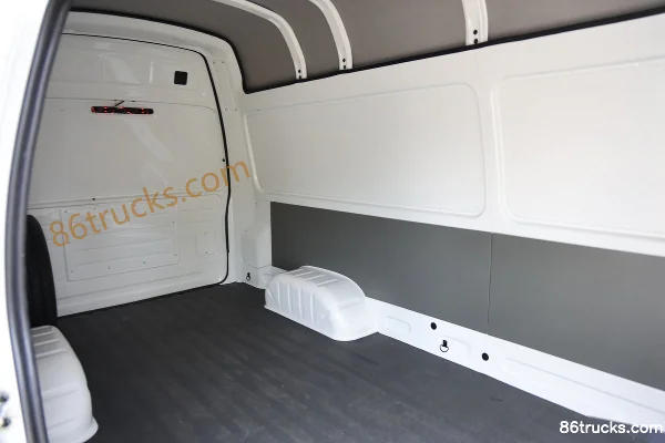 Shenyang Jinbei Hiace 2025 Model Xiangyun 2L Gasoline 136hp 2-Seat High Roof Enclosed Cargo Van Cargo Box (3) | 86Trucks