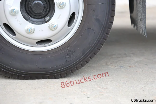 Yuejin Beyond H500 Daka 170hp 4X2(6 wheels) 4.09m Refrigerated Truck Chassis (3) | 86Trucks