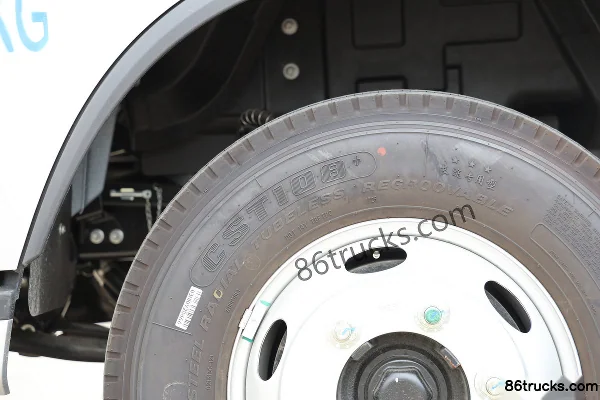 Yuejin Beyond H500 Daka 170hp 4X2(6 wheels) 4.09m Refrigerated Truck Chassis (2) | 86Trucks