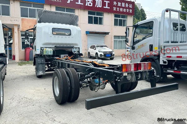Sinotruk HOWO Max 4.18m Single Row Pure Electric Van Light Truck CATL 100.46Wh 4X2(6 wheels) Exterior (3) | 86Trucks