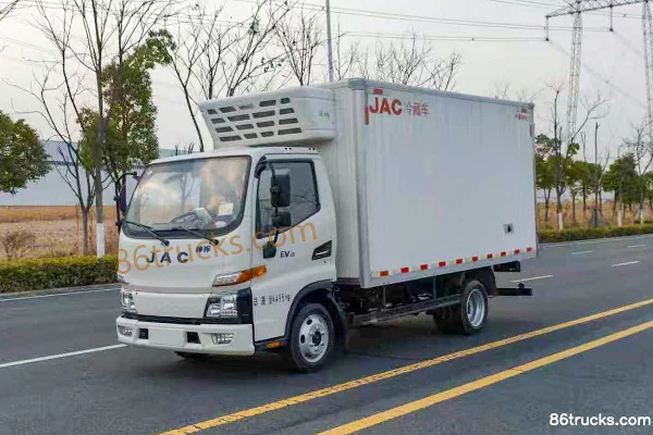 JAC EV3 4X2(6 wheels) 3.89m Single Row Electric Refrigerated Truck 61.66kWh Exterior (3) | 86Trucks