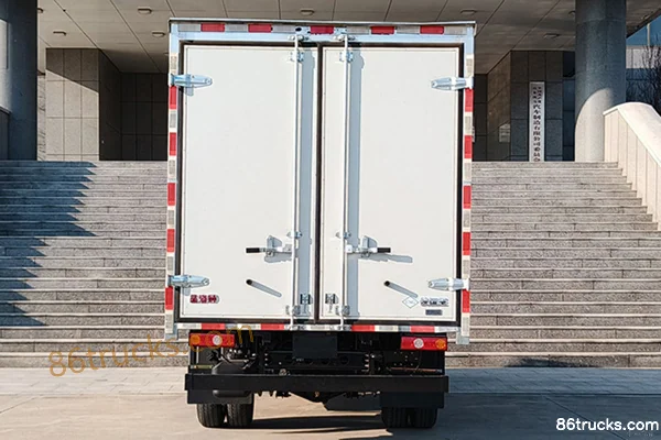 Xinghaishi Kuaijunwang X3 2L CNG 122hp 4X2(6 wheels) Hydraulic Brake 4.01m Single Row Van Micro Truck Exterior (2) | 86Trucks