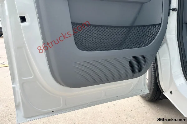 SAIC MAXUS Dana V1 9-Seat Pure Electric Multi-Purpose Passenger Vehicle 64kWh Cab (3) | 86Trucks