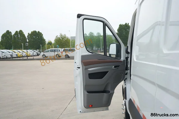 JAC New 6 Series Business Travel Version 2.5T Diesel 165 hp 3 Seats High Roof Panel Van Cab (1) | 86Trucks