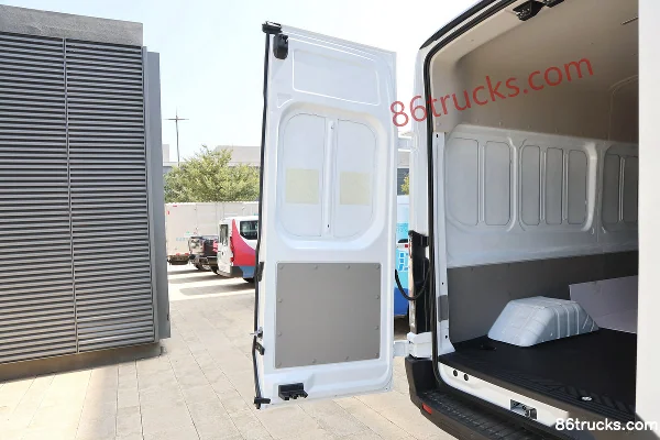 JMC Transit T8 2024 Business Edition 2.3T Diesel 174 hp Automatic 2WD 14-Seat Mid Roof Single Rear Tire Passenger Bus Cargo Box (2) | 86Truc