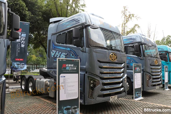 FAW Jiefang Qingdao Yinghang Zhizun Edition 13.2L Diesel 640hp 6X4(10 wheels) FAW Jiefang 12-Speed AMT Automatic Tractor