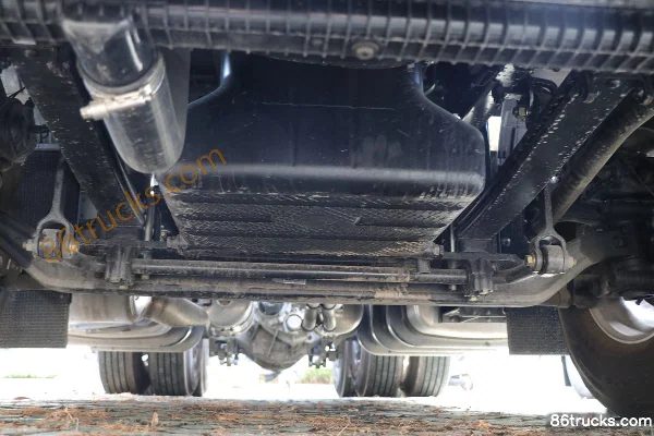 FAW Jiefang Qingdao Yinghang Zhizun Edition 13.2L Diesel 640hp 6X4(10 wheels) FAW Jiefang 12-Speed AMT Automatic Tractor Truck Chassis (3)