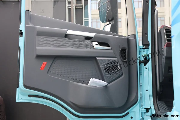 FAW Jiefang Yingchi 6X4(10 wheels) Battery Swap Pure Electric Tractor Truck CATL 400.61kWh Cab (2) | 86Trucks
