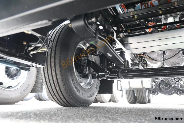 FAW Jiefang Yingchi 6X4(10 wheels) Battery Swap Pure Electric Tractor Truck CATL 400.61kWh Chassis (2) | 86Trucks