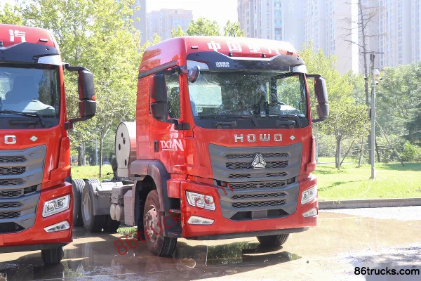 Sinotruk HOWO TX7-N Wozun Edition 12.5L LNG 480hp 6X4(10 wheels) Sinotruk 12-Speed Tractor Truck Exterior