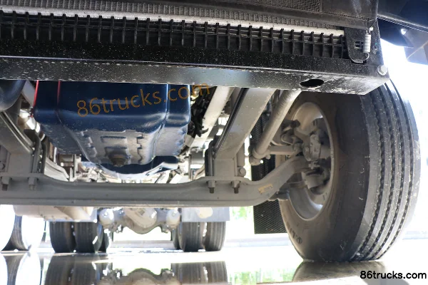Sinotruk HOWO TX7-N Wozun Edition 12.5L LNG 480hp 6X4(10 wheels) Sinotruk 12-Speed Tractor Truck Chassis (3) | 86Trucks