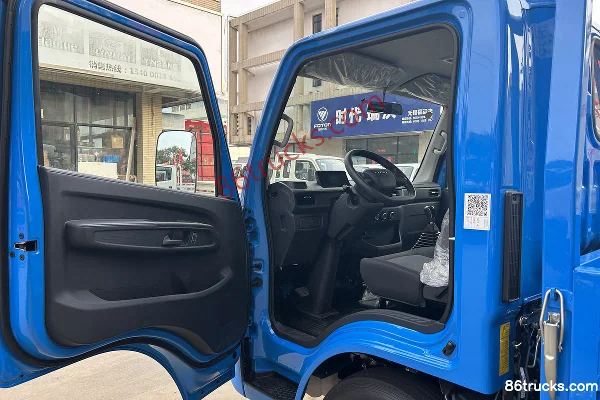 JMC New Shunda Standard Edition 2.5L Diesel 136hp 4X2(6 wheels) WLY 5-Speed 3.7m Single Row Flatbed Light Truck Cab (1) | 86Trucks