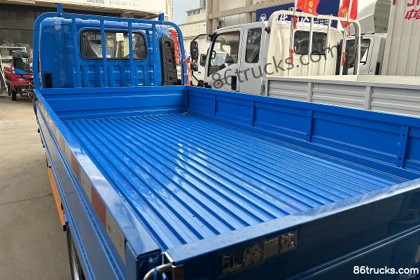 JMC New Shunda Standard Edition 2.5L Diesel 136hp 4X2(6 wheels) WLY 5-Speed 3.7m Single Row Flatbed Light Truck Body (3) | 86Trucks