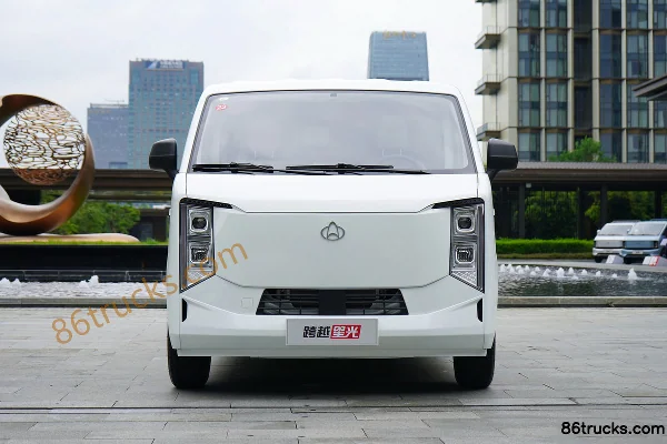 Changan Kuayue Starlight 2025 Smart Edition 3-Seat Electric Cargo Van EVE 51.52kWh Exterior (2) | 86Trucks