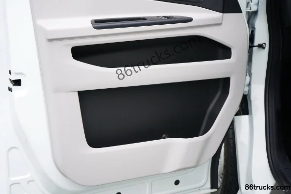 Changan Kuayue Starlight 2025 Smart Edition 3-Seat Electric Cargo Van EVE 51.52kWh Cab (3) | 86Trucks
