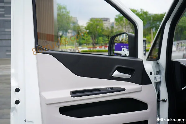 Changan Kuayue Starlight 2025 Smart Edition 3-Seat Electric Cargo Van EVE 51.52kWh Cab (2) | 86Trucks