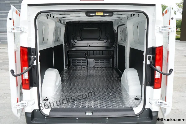 Changan Kuayue Starlight 2025 Smart Edition 3-Seat Electric Cargo Van EVE 51.52kWh Cargo Box (2) | 86Trucks