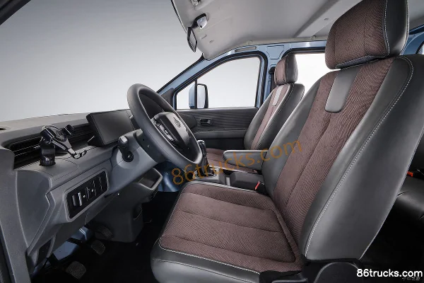 Changan Kuayue Xingta Flagship Edition 2L Gasoline 139hp 4X2(6 wheels) WLY 5-Speed Hydraulic Brake 3.05m Double Row Flatbed Micro Truck Cab