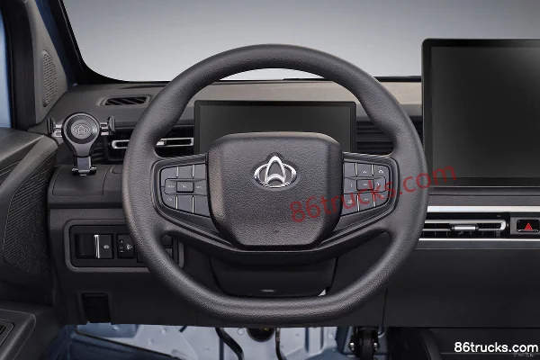Changan Kuayue Xingta Flagship Edition 2L Gasoline 139hp 4X2(6 wheels) WLY 5-Speed Hydraulic Brake 3.05m Double Row Flatbed Micro Truck Cab