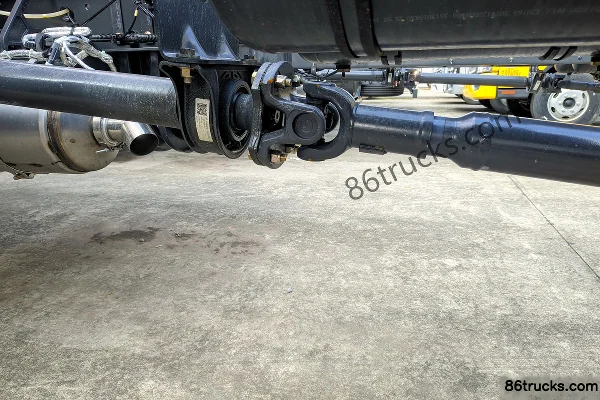 Dongfeng M3V 240 hp 4X2(6 wheels) 6.8m flatbed cargo truck Chassis (2) | 86Trucks