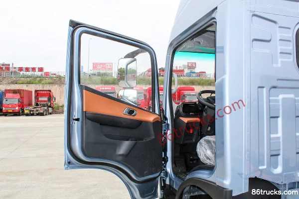 XCMG Hanjie air brake 4.4m single-row pure electric van light truck CATL 140.41kWh 4X2(6 wheels) Cab (1) | 86Trucks