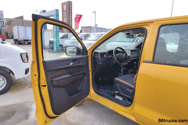 JMC Baodian 2018 New Fashion Edition Standard 2.4L Gasoline 136hp 2WD Long Cargo Box Double Cab Pickup Chassis (1) | 86Trucks