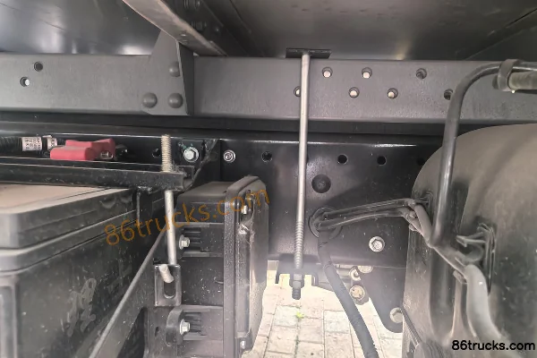 Foton Ollin New Jieyun Jeunesse Volante 151 ch 4X2(6 roues) Camion léger à ridelles simple cabine 4,17 m (WLY 8 vitesses) Châssis (2) | 86Tr