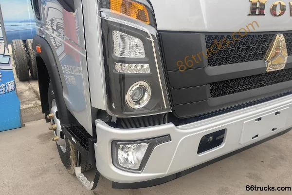 Sinotruk HOWO Hanjiang 160 ch 4X2(6 roues) Camion porteur fourgon cabine simple 5,15 m Extérieur (3) | 86Trucks