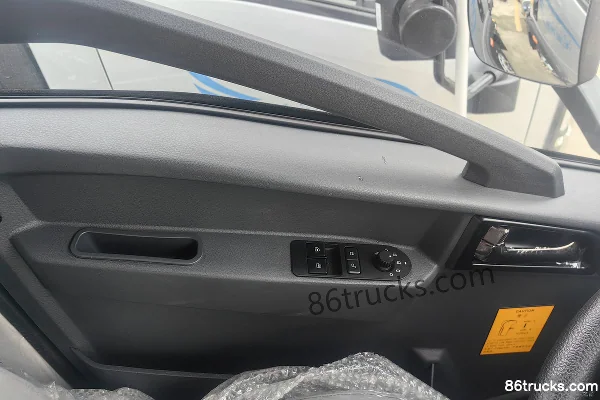 Sinotruk HOWO Hanjiang 160 ch 4X2(6 roues) Camion porteur fourgon cabine simple 5,15 m (1) | 86Trucks