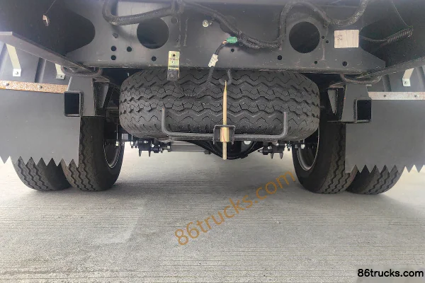 SRM Xinyuan T5L EV Standard 4X2(6 wheels) 3.71m Single Row Pure Electric Refrigerated Truck CATL 70.47kWh Chassis (2) | 86Trucks