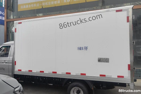 SRM Xinyuan T5L EV Standard 4X2(6 wheels) 3.71m Single Row Pure Electric Refrigerated Truck CATL 70.47kWh Body (3) | 86Trucks