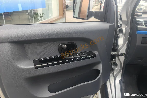 SRM Xinyuan T5L EV version urbaine 3,7 m simple cabine plateau électrique pur CATL 55,7 kWh 4X2(6 roues) (1) | 86Trucks
